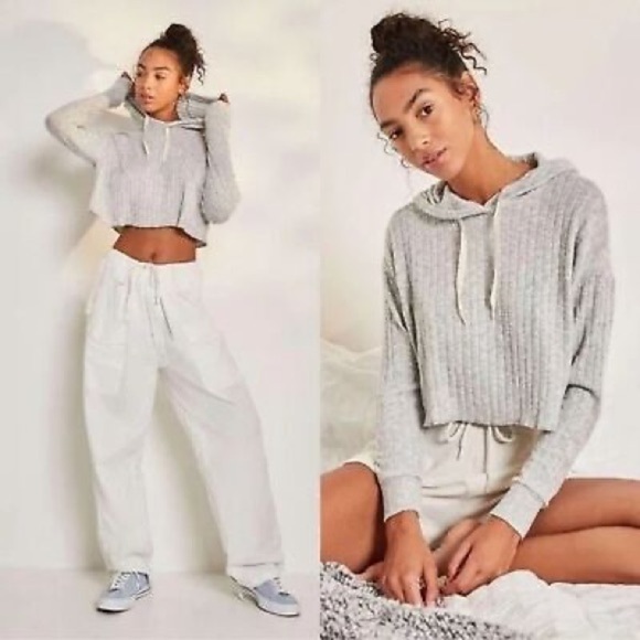 Urban outfitters super soft sweater - Picture 1 of 6